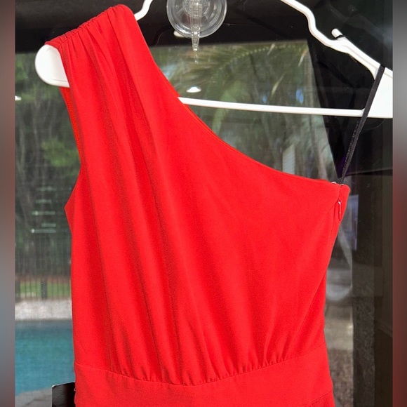 NWT Bebe Red One Shoulder Jumpsuit Asymmetrical Neckline Pocket XXS - Picture 5 of 14